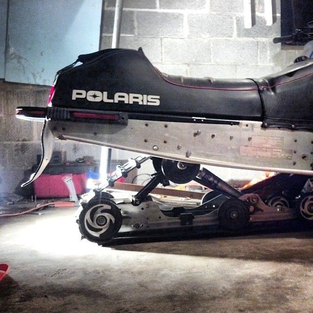 Edge Rear Suspension in Wedge Chassis Hardcore Sledder